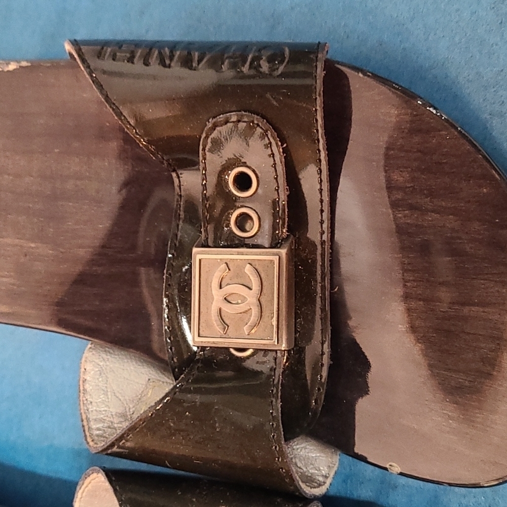 Chanel 2004 Collection Slides - Picture 2 of 14